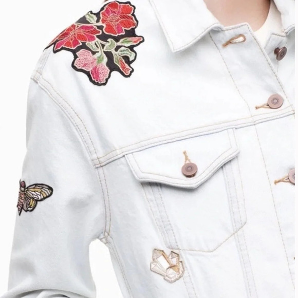 Little Moon Aritzia Dianthus White Denim Patch Decal Jacket L - Picture 6 of 16